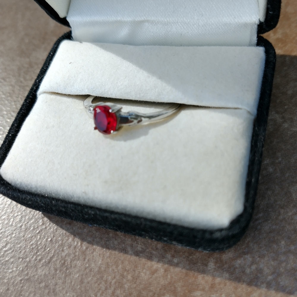 Vintage Deep Ruby Red Classic Ring - image 3